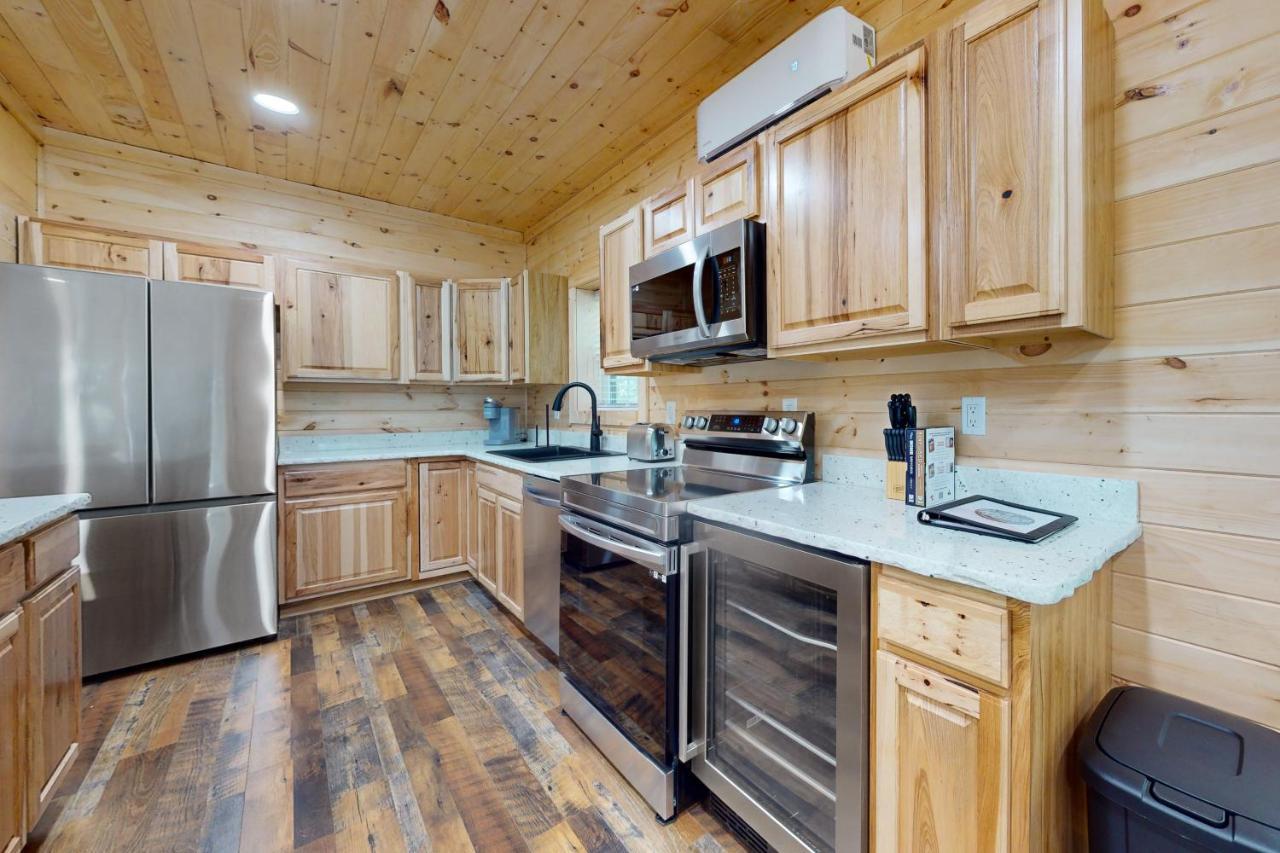 Whiskey Barrel Retreat Villa Sevierville Buitenkant foto