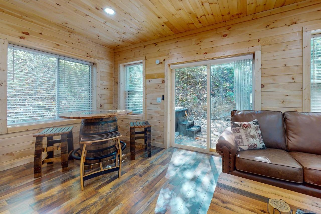 Whiskey Barrel Retreat Villa Sevierville Buitenkant foto